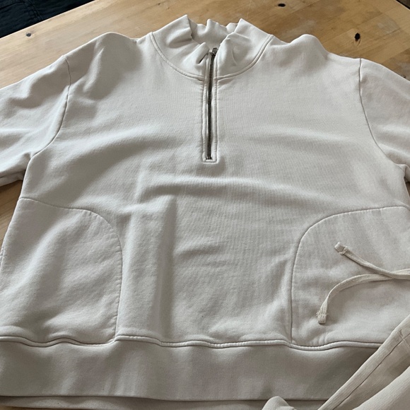 MATE THE LABELB0NE NEW BUNDLE  LARGE TOP/ XTRA LARGE BOTTOMS - Picture 2 of 8